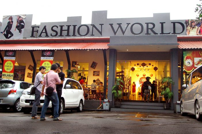 fashion world factory outlet