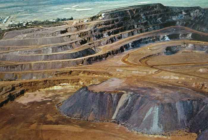 Pertambangan bijih besi Australia