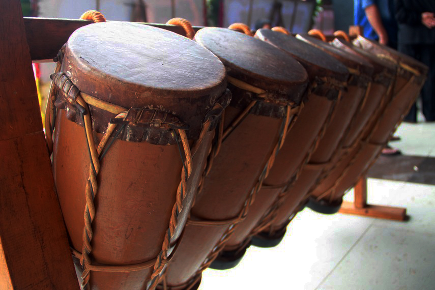 contoh alat musik tradisioanl 