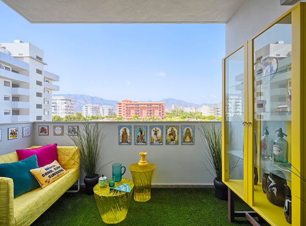 desain balkon minimalis modern