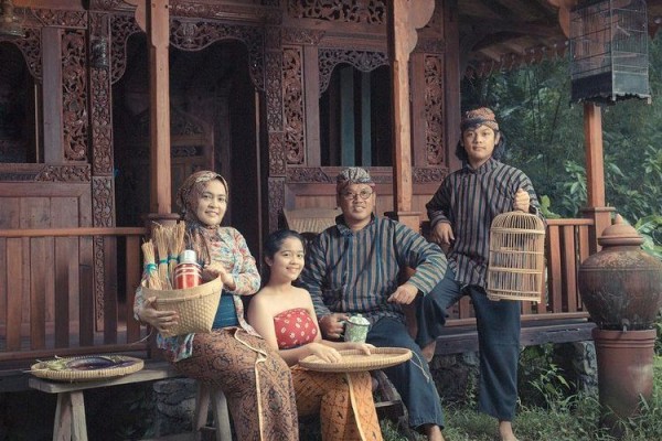 Potret keluarga Jawa