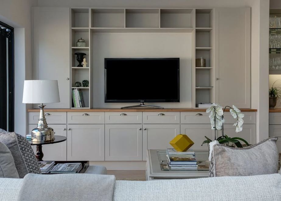 15 Dekorasi Ruang TV Sederhana, Bikin Rumah Makin Nyaman!