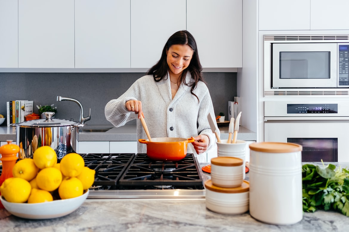 Rekomendasi & Tips Membuat Ukuran Meja Dapur Ideal