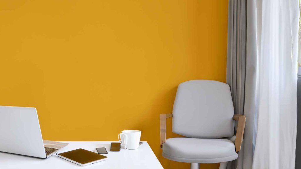 ruang kerja warna mustard