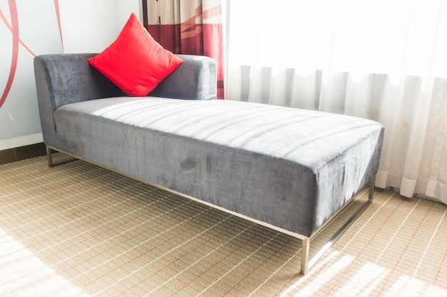 Napper Daybed sebagai salah satu perabotan rumah tangga minimalis unik. 