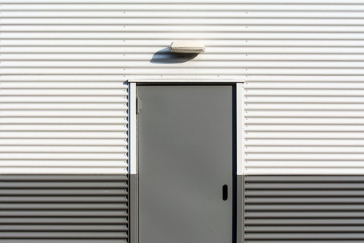 20 Model Pintu Aluminium Mewah untuk Rumah