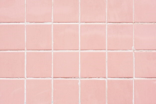 Keramik lantai kamar mandi warna pink pastel. 