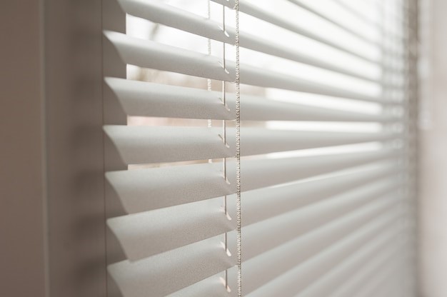 Krey PVC blind sebagai desain tirai penutup balkon. 