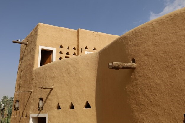 Dinding rumah di Arab Saudi. 