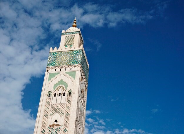 Menara masjid.