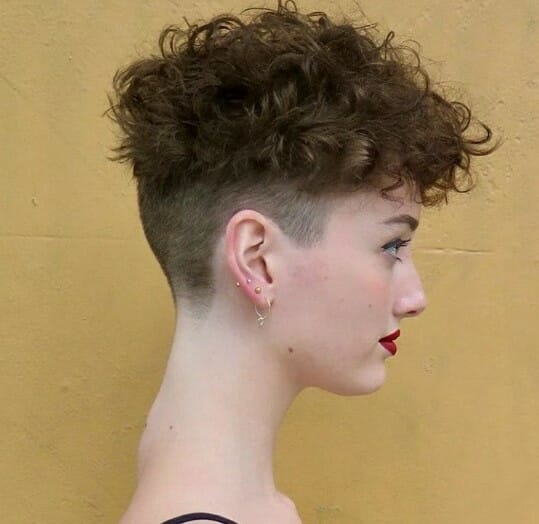 model rambut pendek wanita keriting