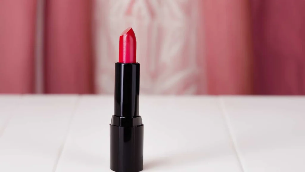 Rekomendasi 7 Warna Lipstik yang Membuat Wajah Cerah