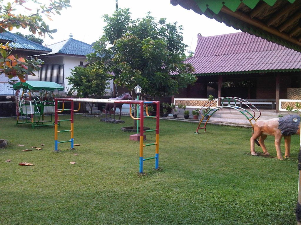 Saung Situ Jatijajar