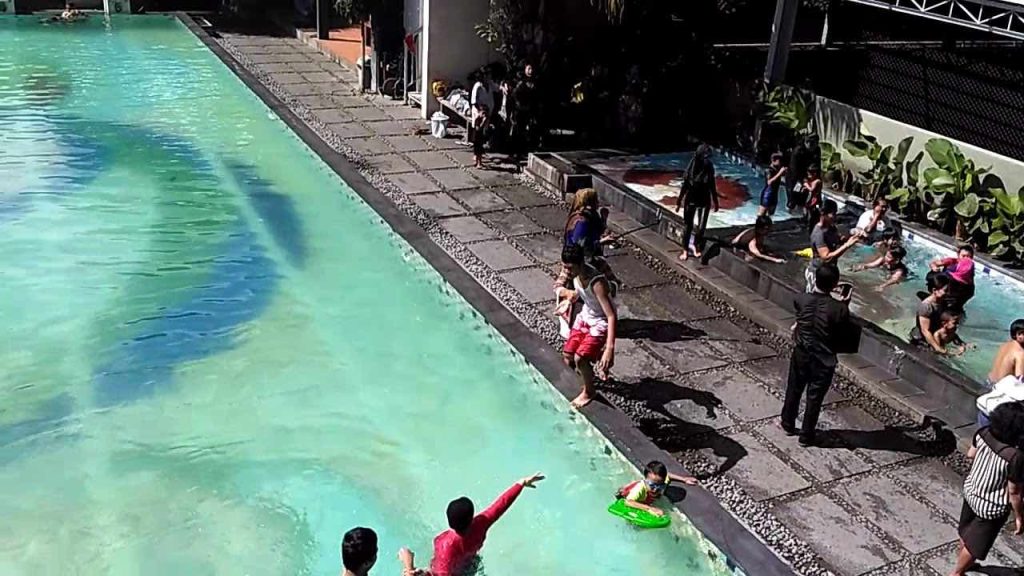 kolam renang di denpasar