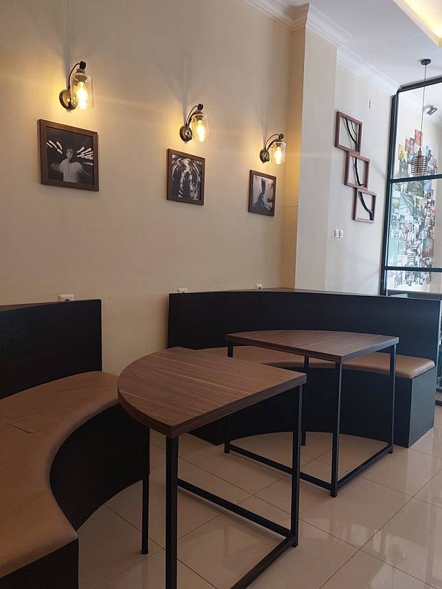 cafe di Padang Alter Café & Studio