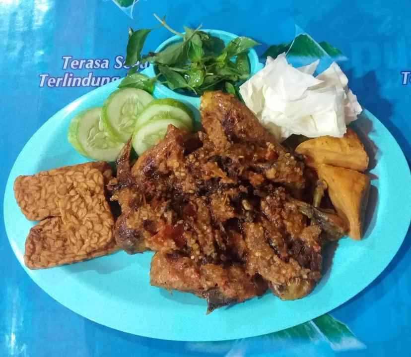 tempat makan di Karawang Ayam Bakar Taliwang HSA