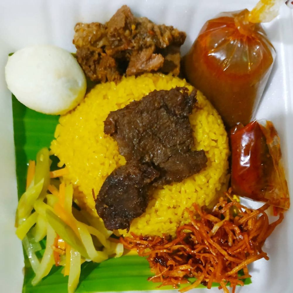 nasi kuning Makassar Nasi Kuning Bagan Sari