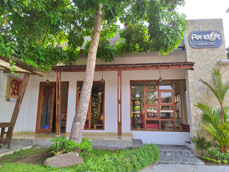 tempat nongkrong di Klaten Peridot Coffee & Eatery