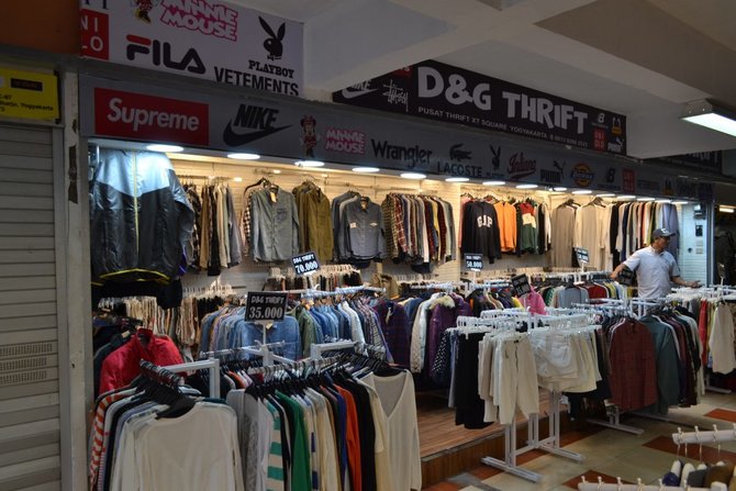 tempat thrifting di Jogja Store Second Casual Yogyakarta