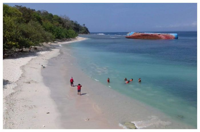Pantai Pangandaran pantai di Jawa Barat