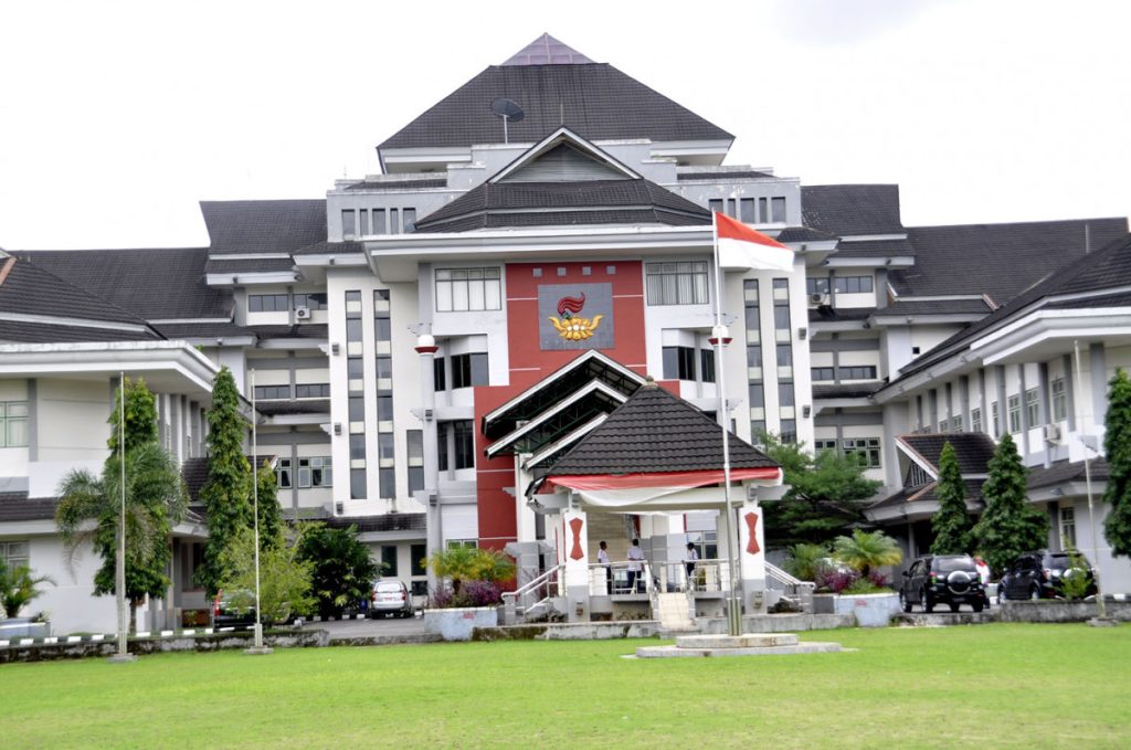 universitas di Ambon Universitas Pattimura Ambon