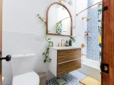 cara membersihkan dinding keramik kamar mandi
