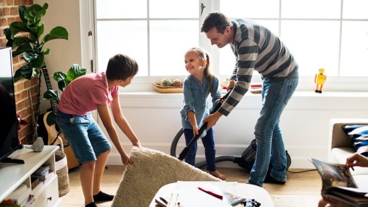 membersihkan rumah tanpa pembantu