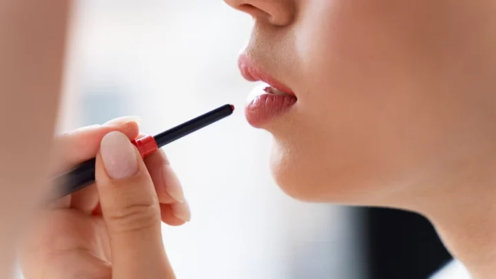 12 Rekomendasi Lipstik Tahan Lama dan Nyaman di Bibir